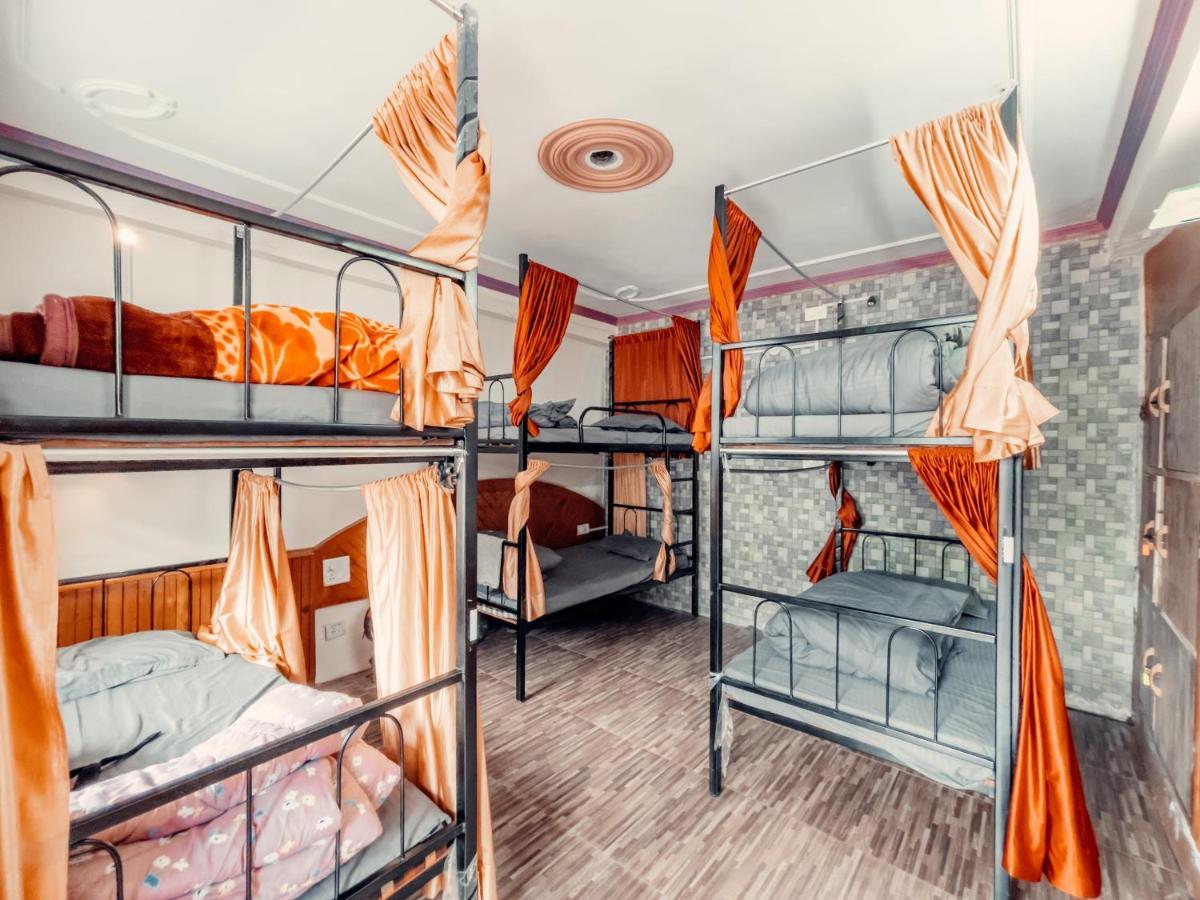 Cafe Monkbase- Food And Stay มะนาลี ภายนอก รูปภาพ