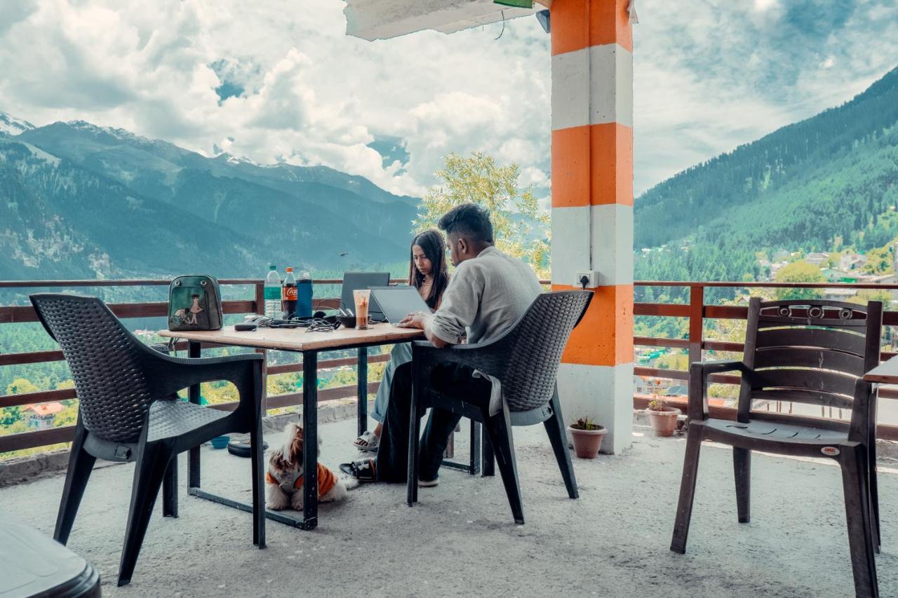 Cafe Monkbase- Food And Stay มะนาลี ภายนอก รูปภาพ